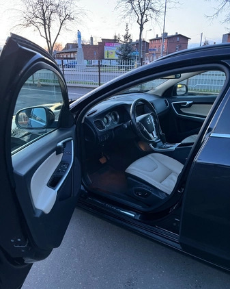 Volvo V60 cena 28900 przebieg: 299200, rok produkcji 2011 z Żnin małe 742